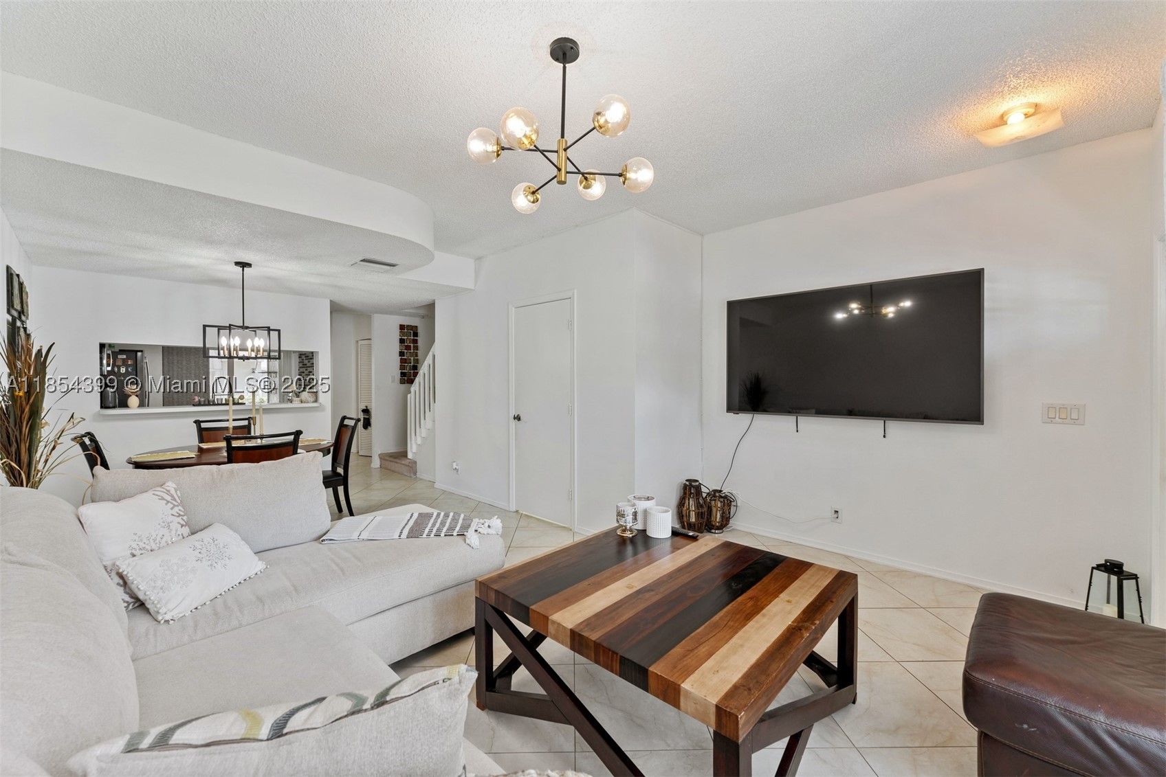 property viewer photo 3