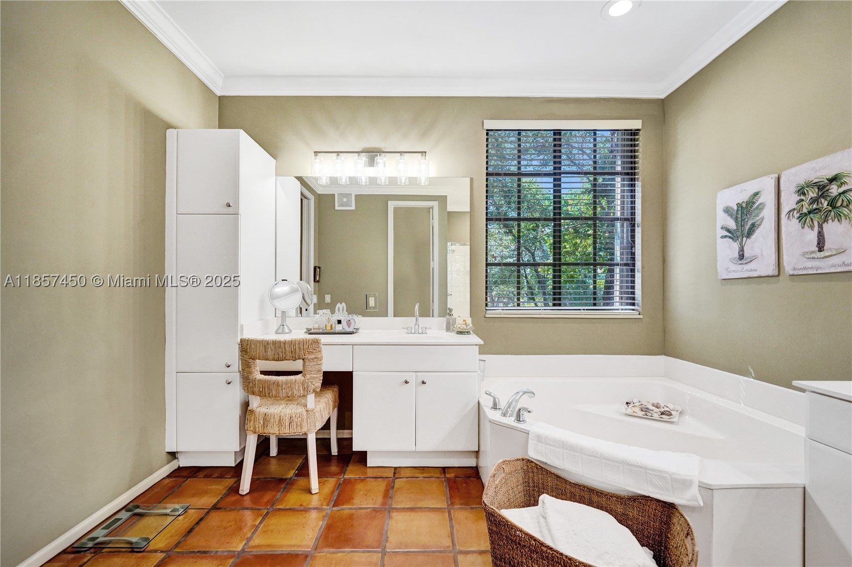 main property photo 78