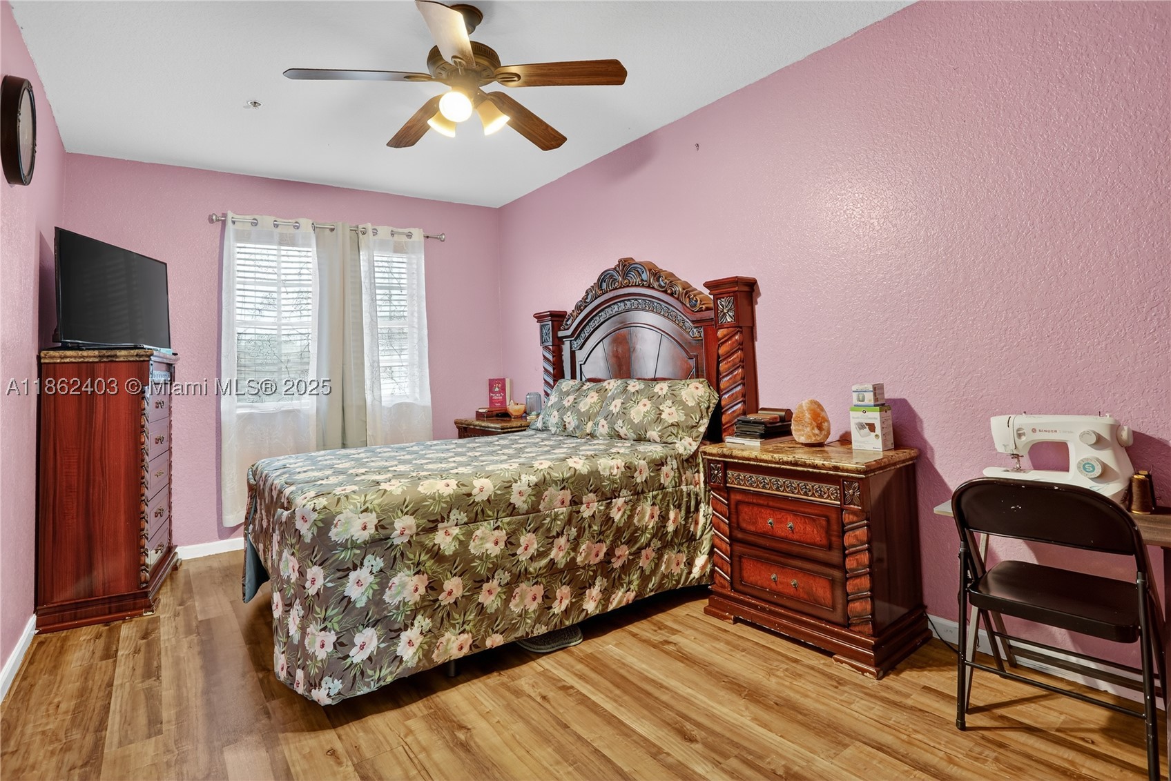 main property photo 28
