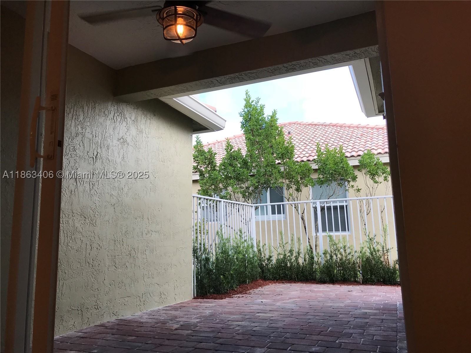 property viewer photo 4