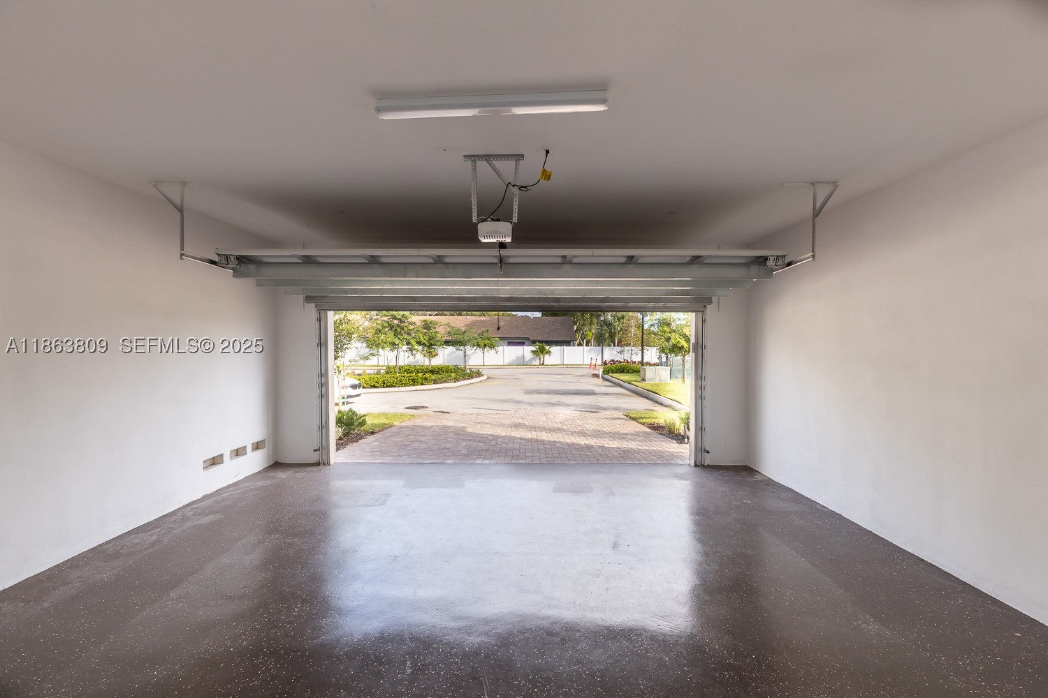 main property photo 50