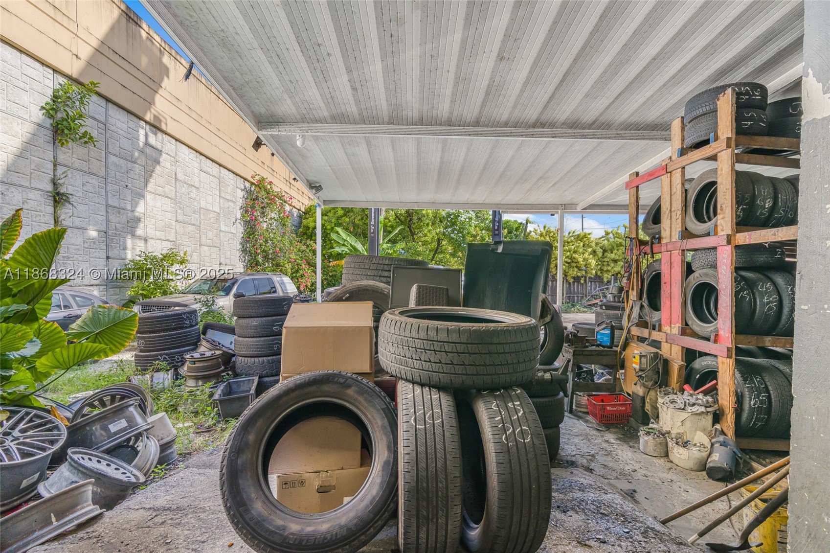 main property photo 18