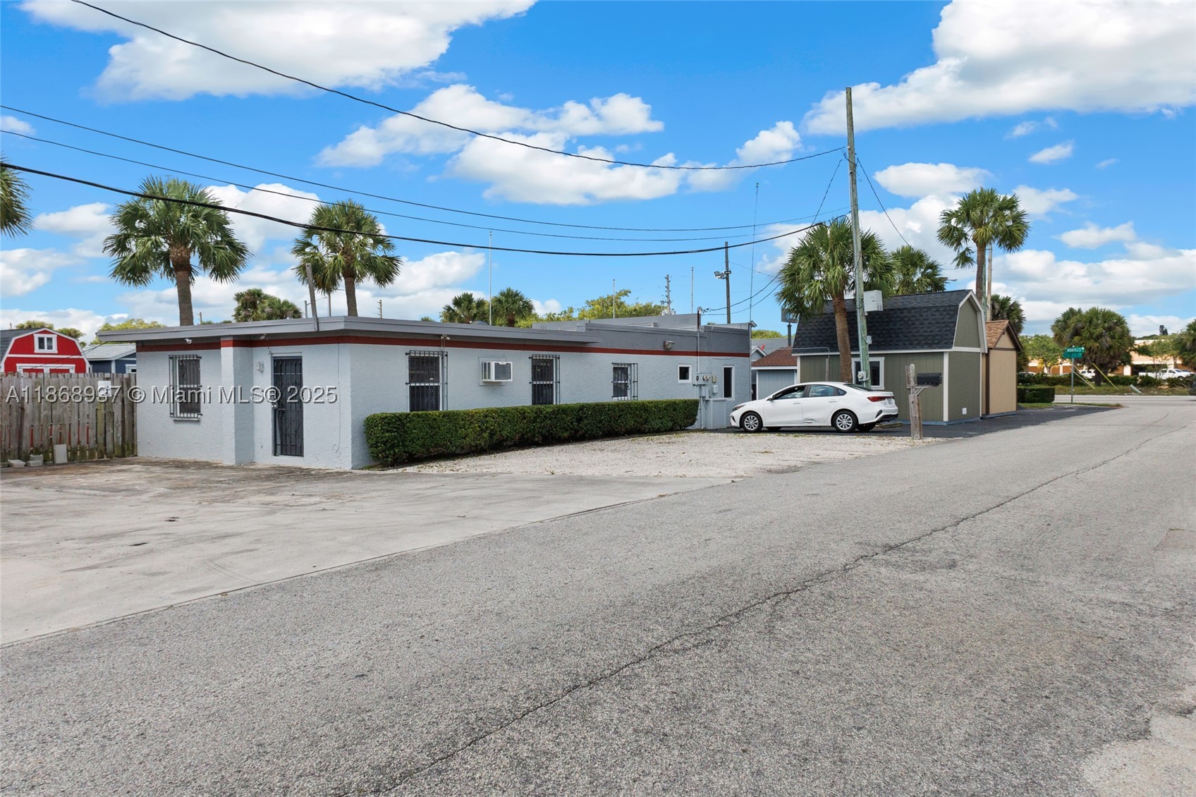 main property photo 5