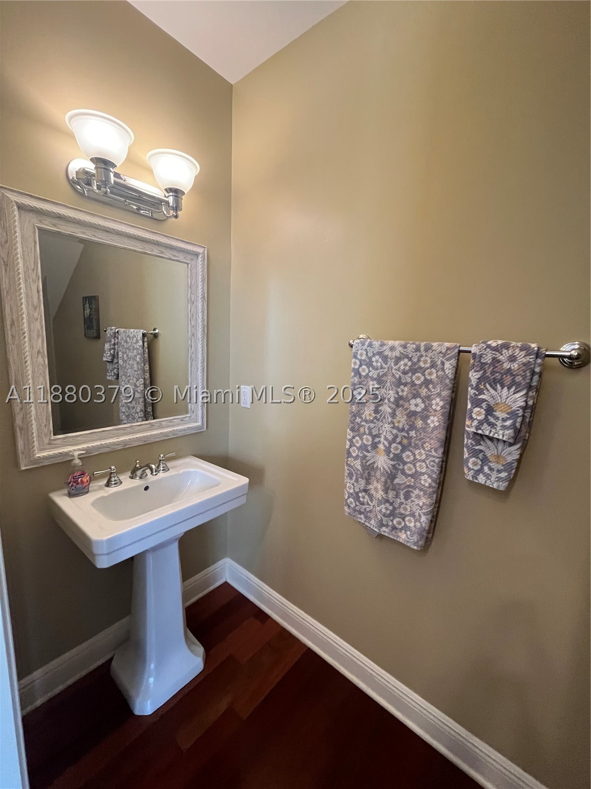 main property photo 16