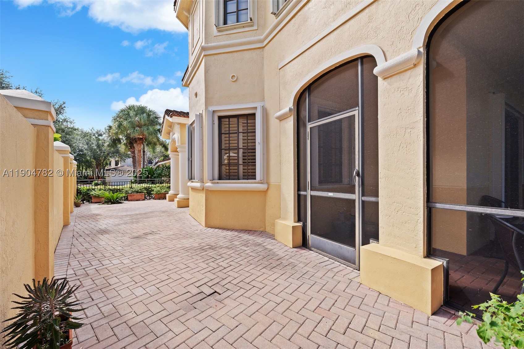 main property photo 22