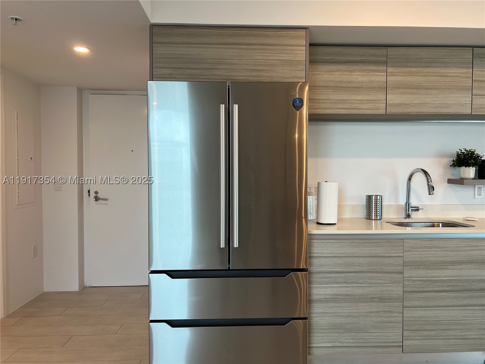 property viewer photo 12