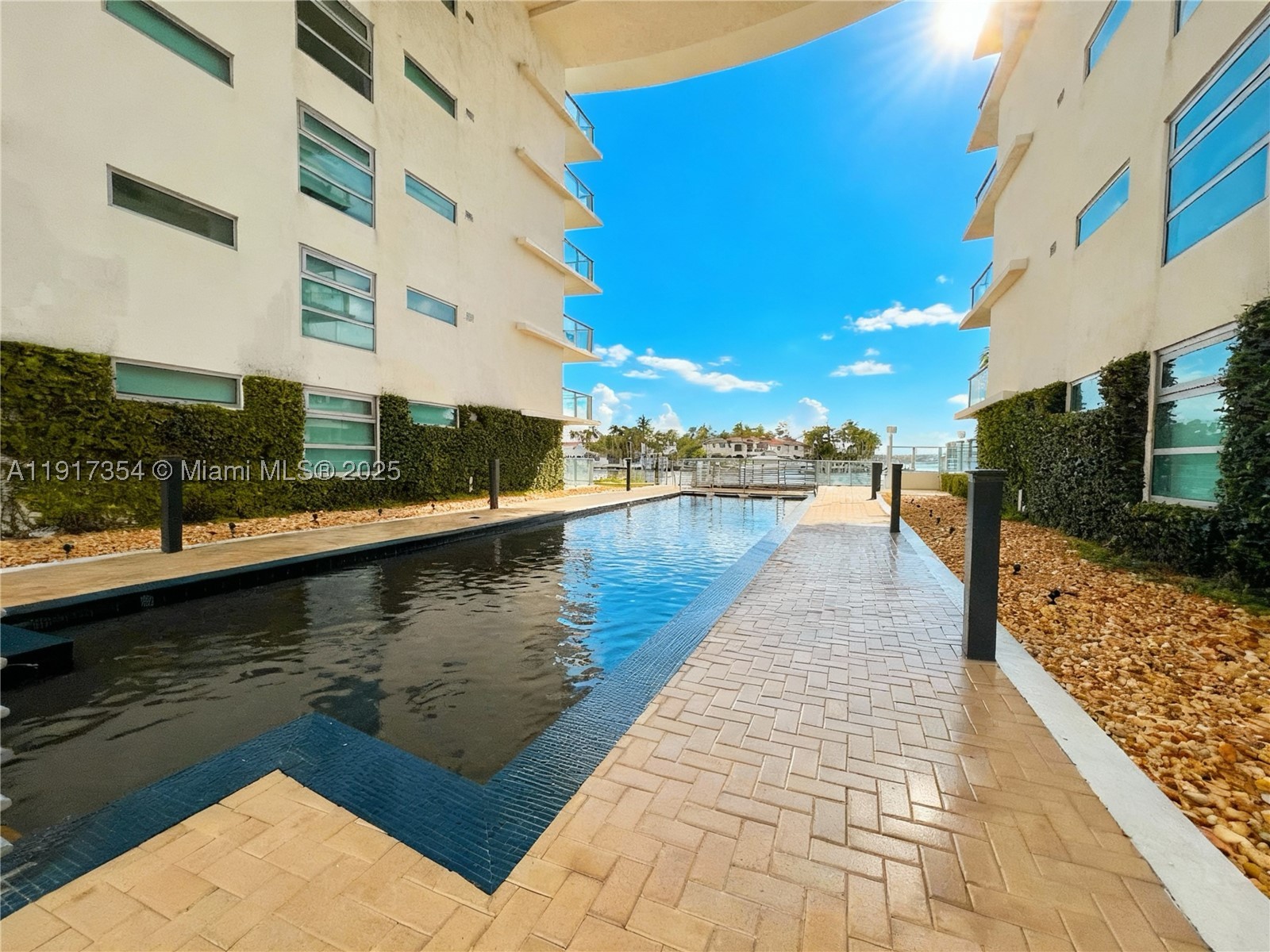 property viewer photo 32