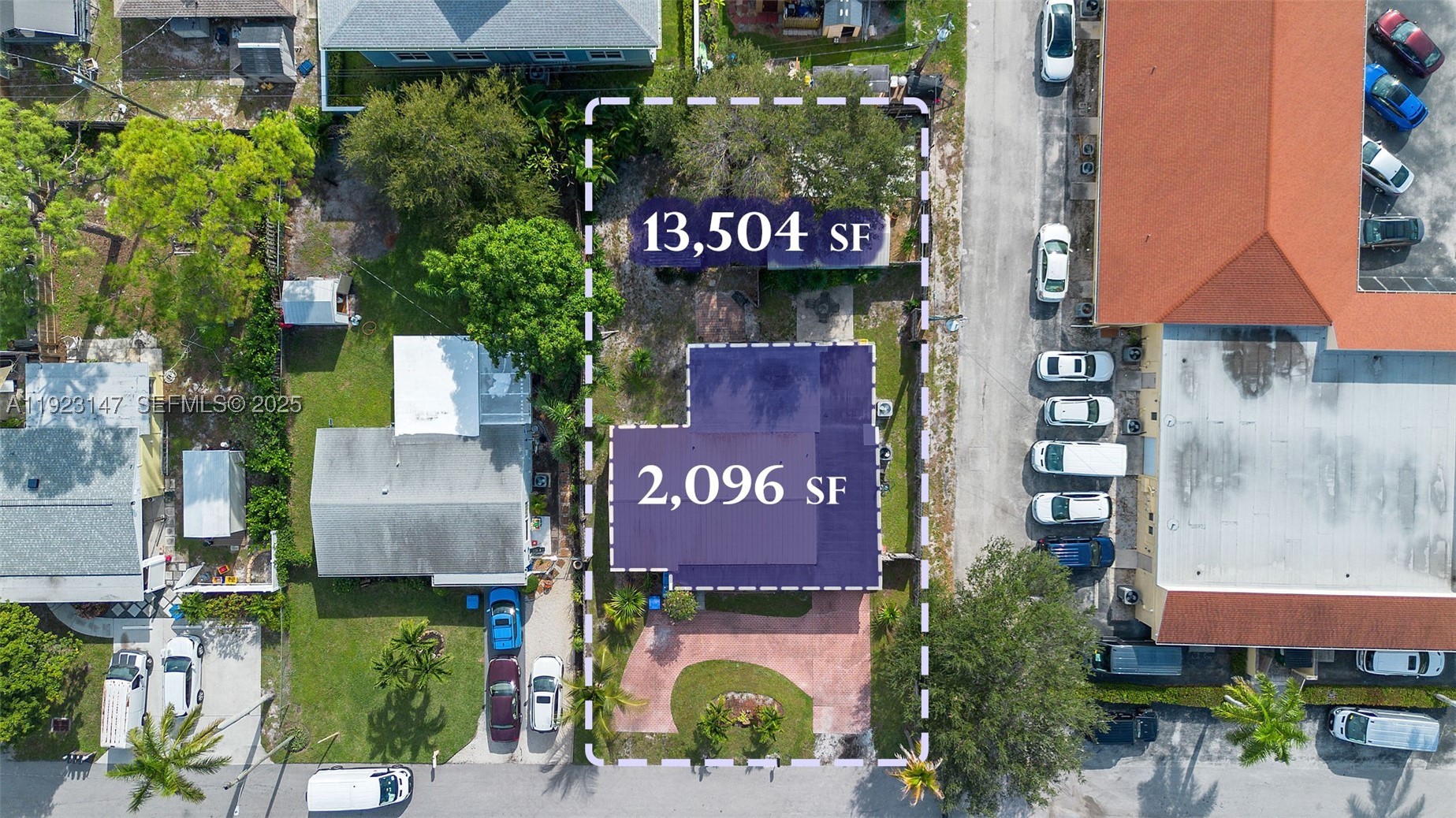 main property photo 9