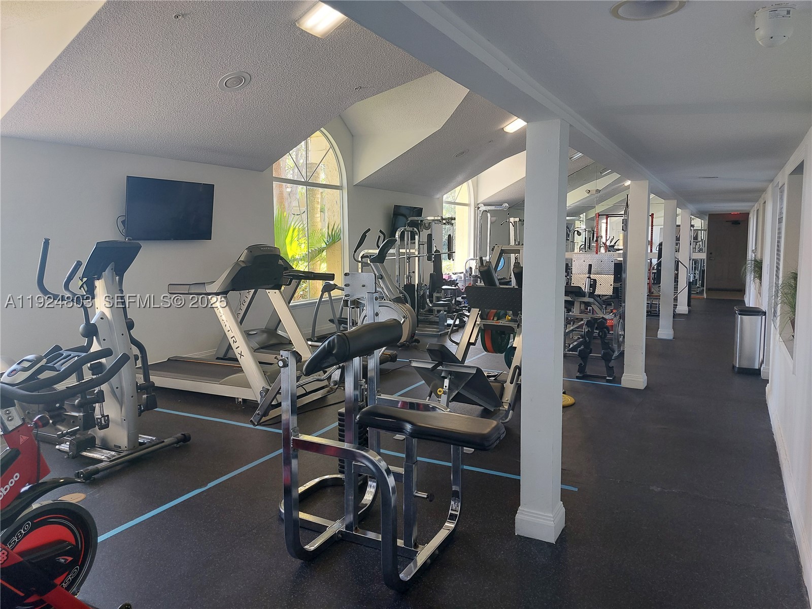 main property photo 45
