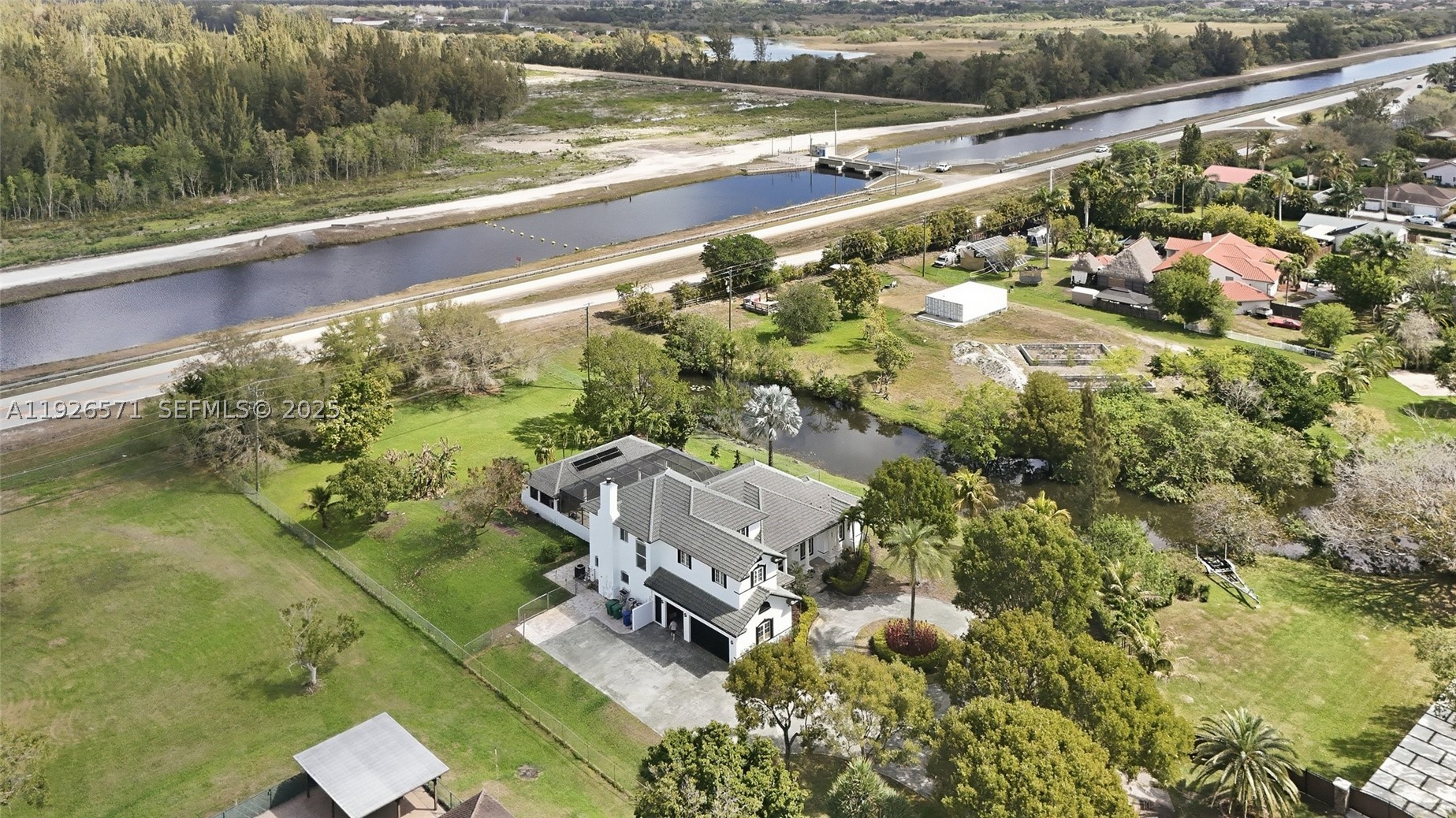 main property photo 45
