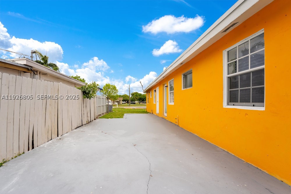 main property photo 31
