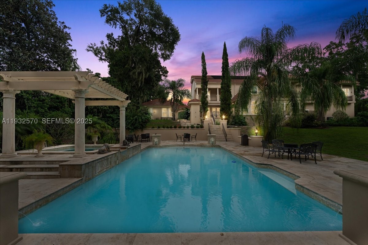 main property photo 8