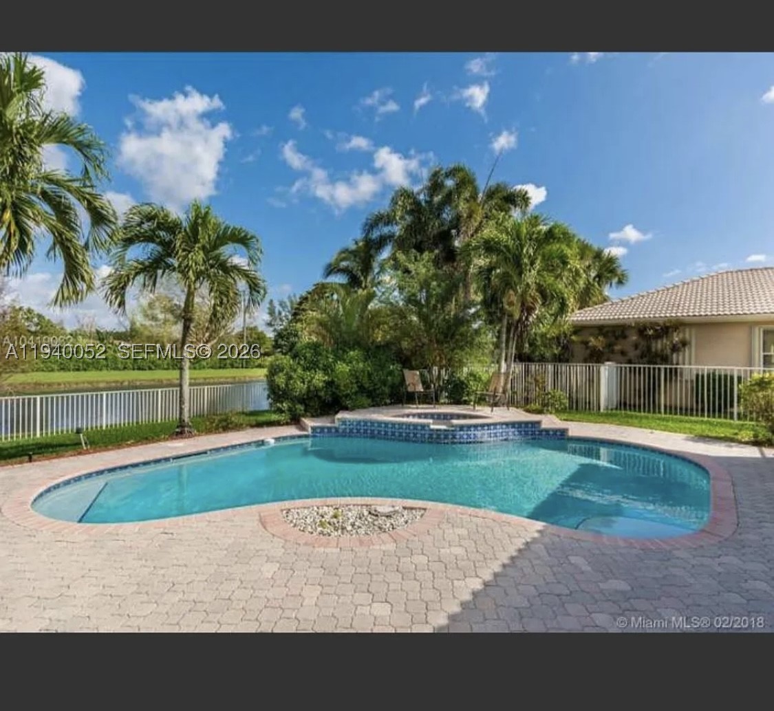 main property photo 9
