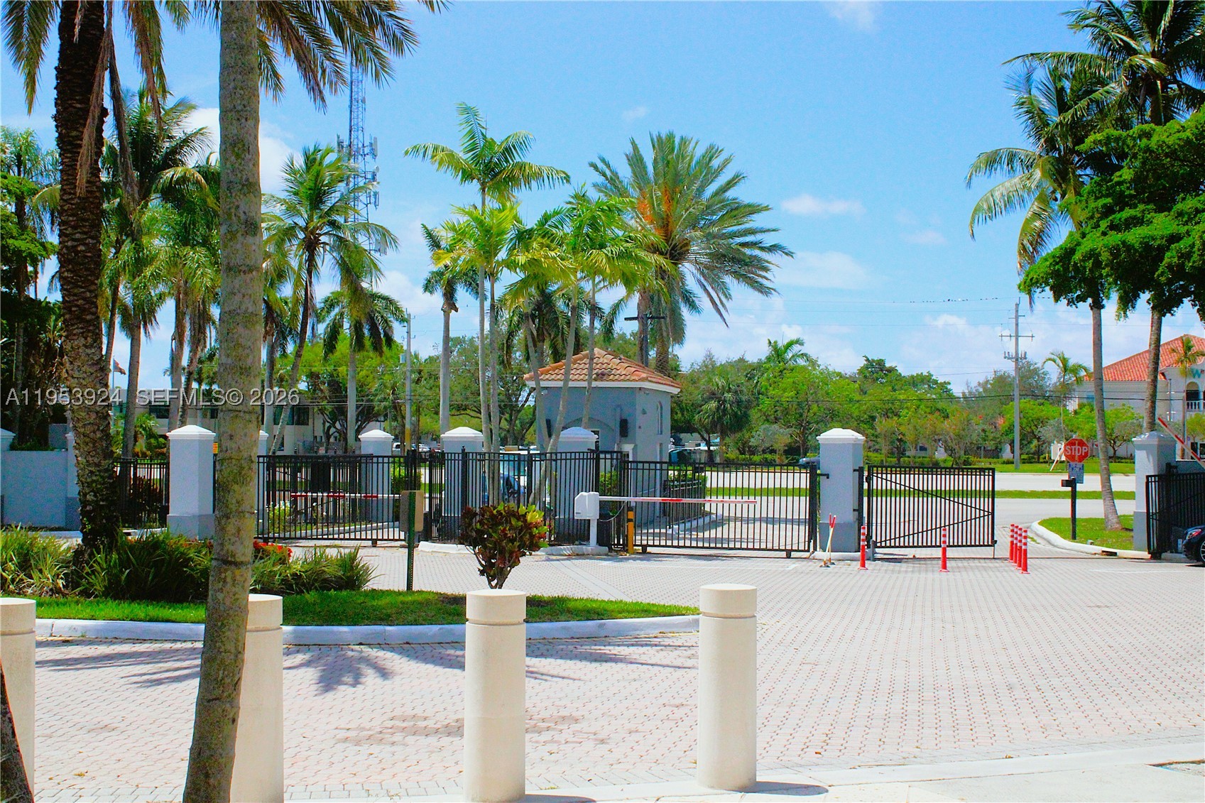 main property photo 25