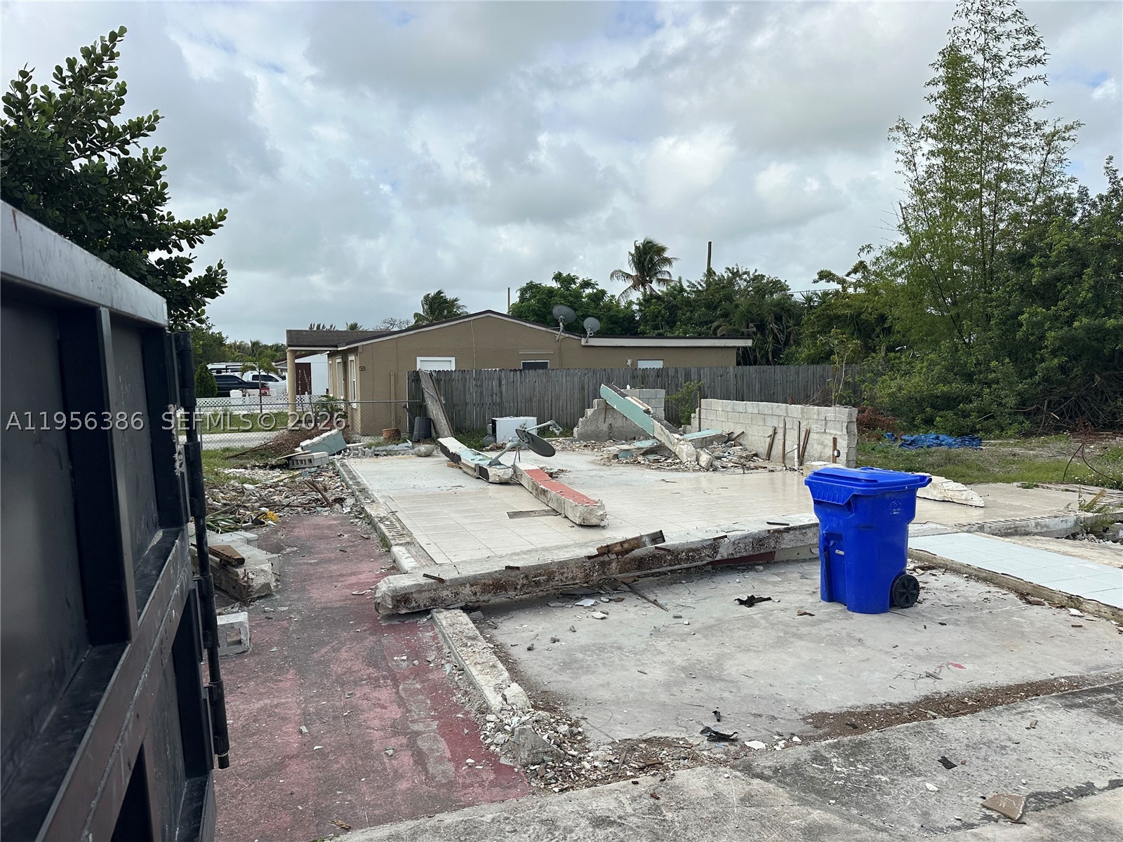 main property photo 14