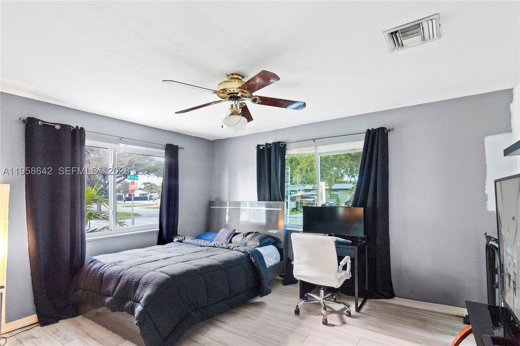 property viewer photo 16