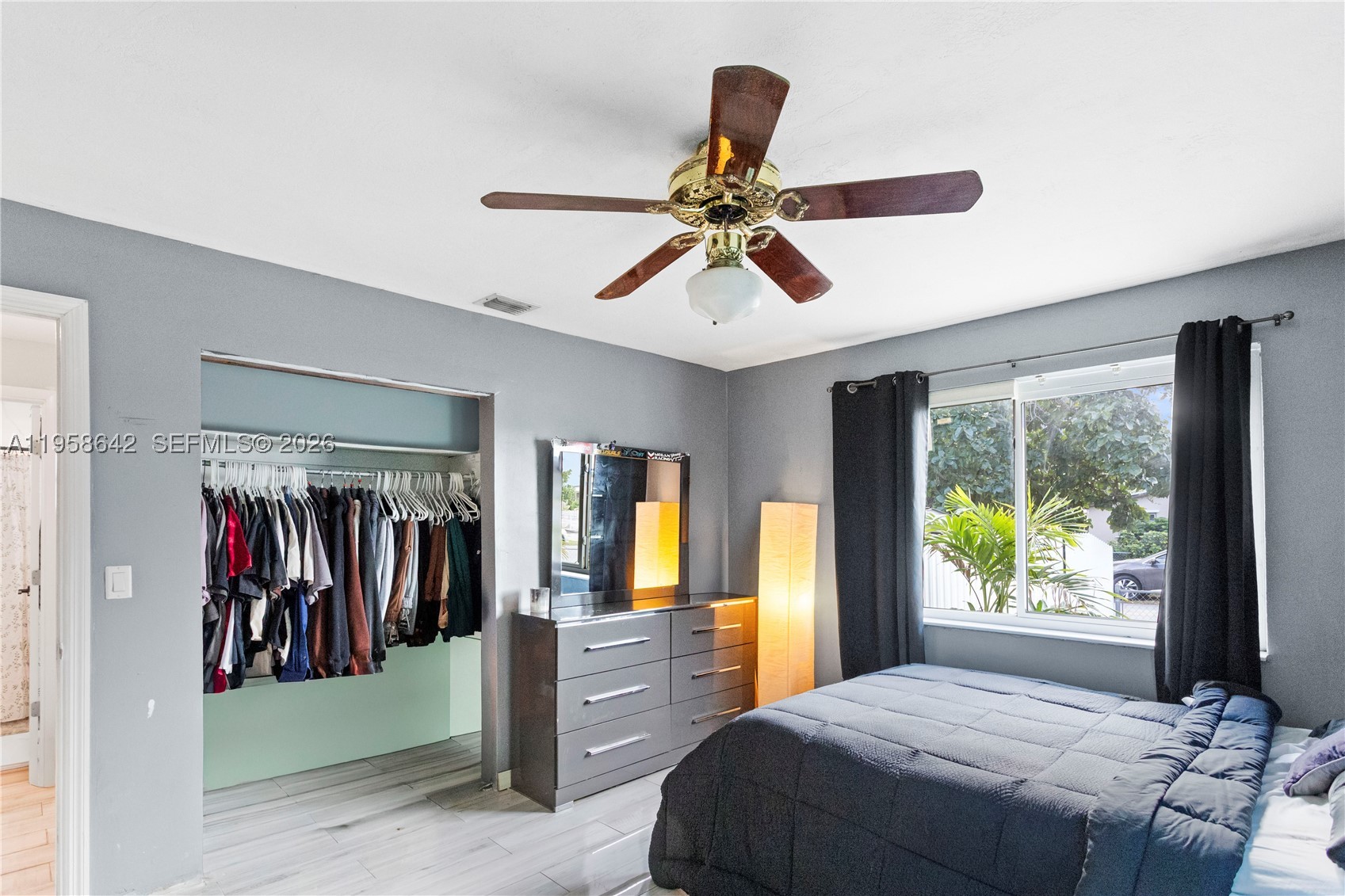 property viewer photo 17
