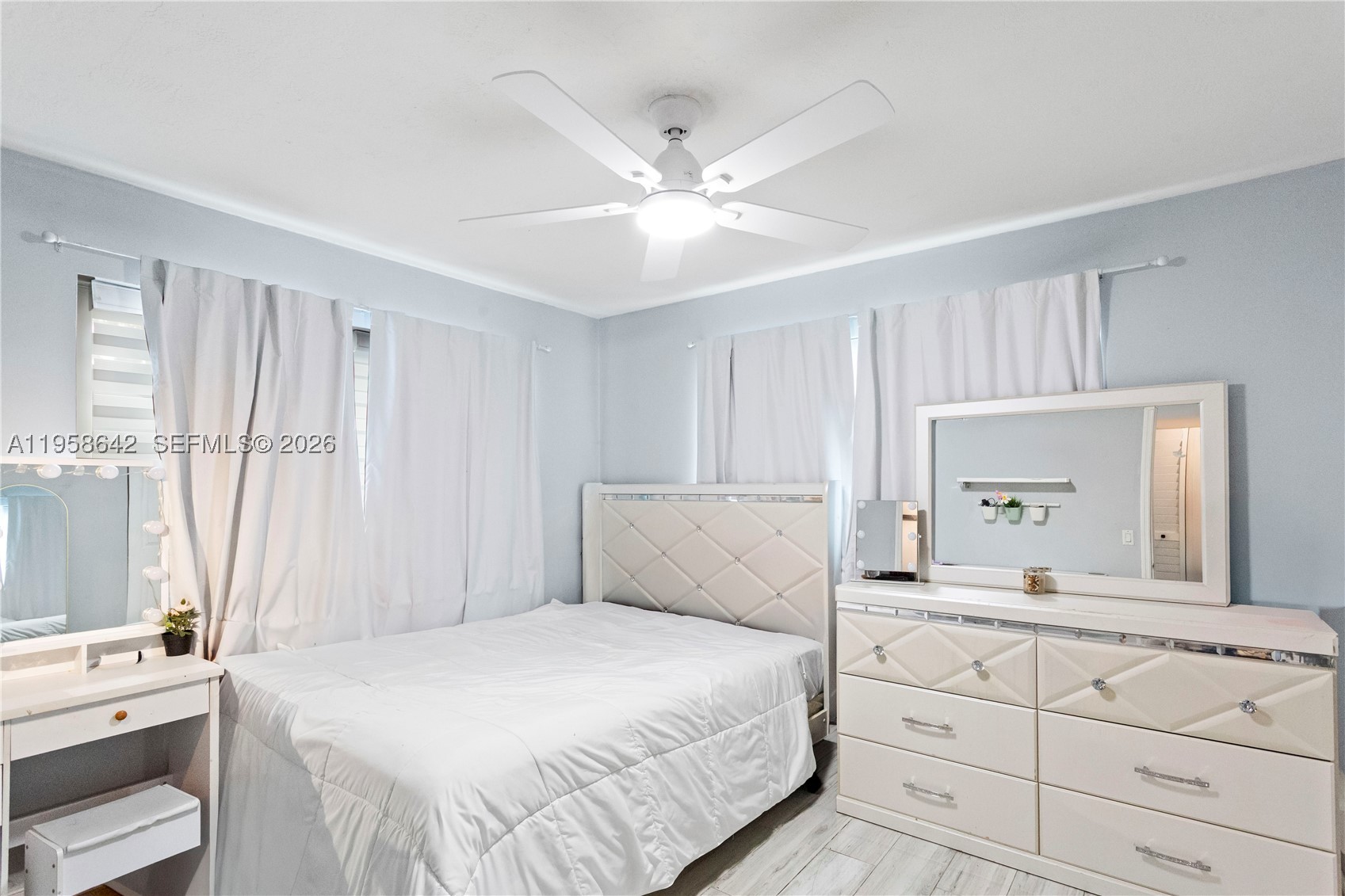property viewer photo 19