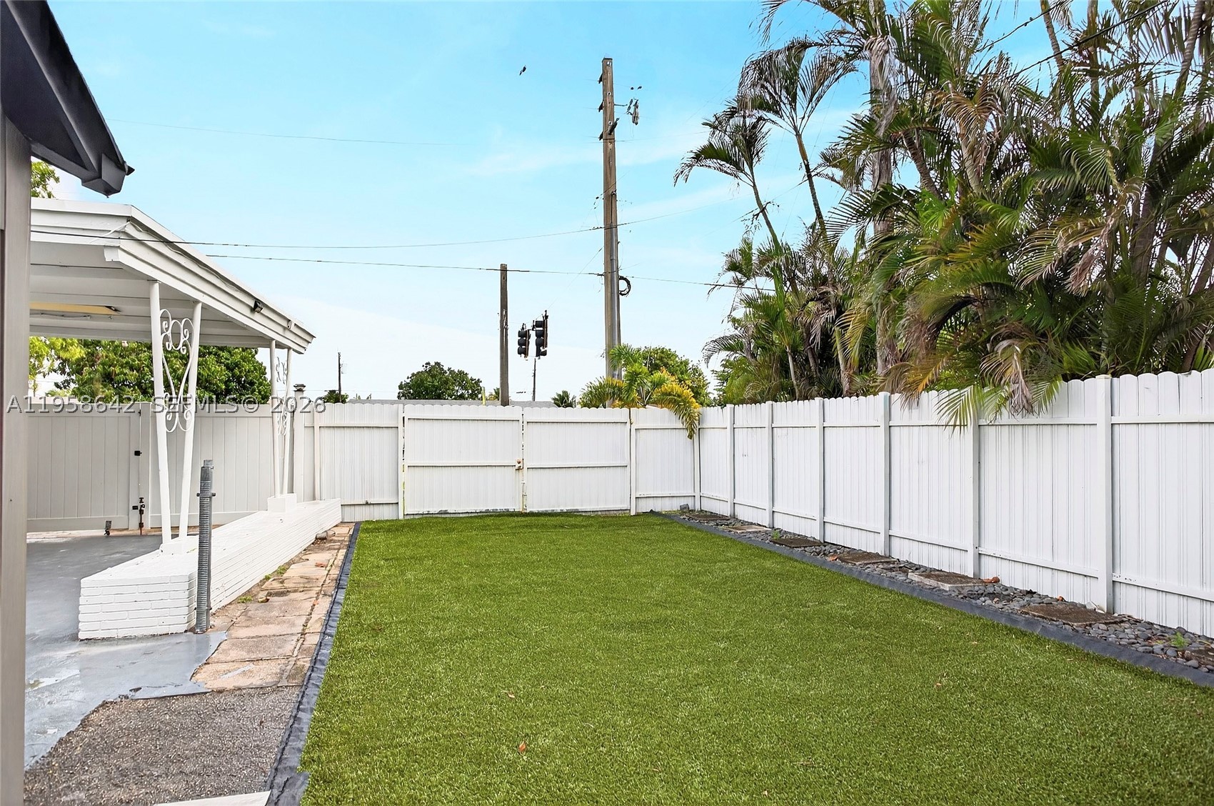 property viewer photo 23