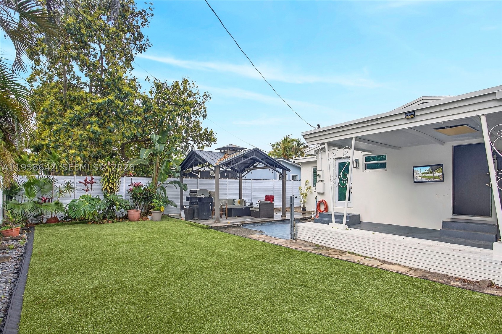 property viewer photo 24