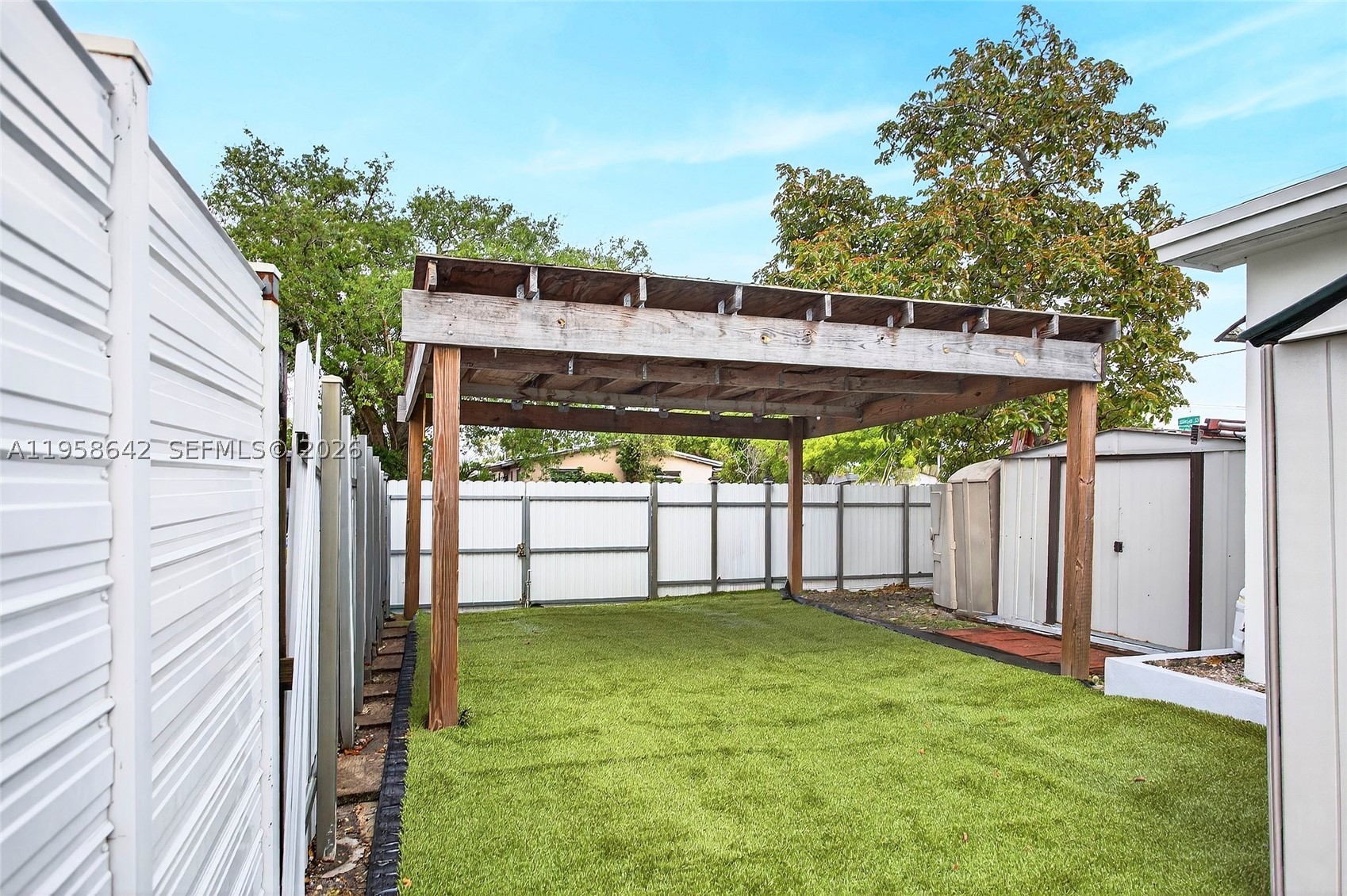 property viewer photo 28