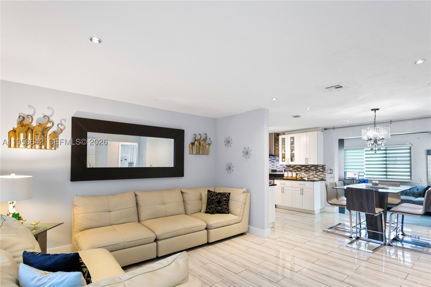 property viewer photo 5