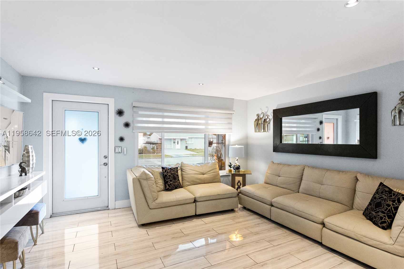 property viewer photo 7