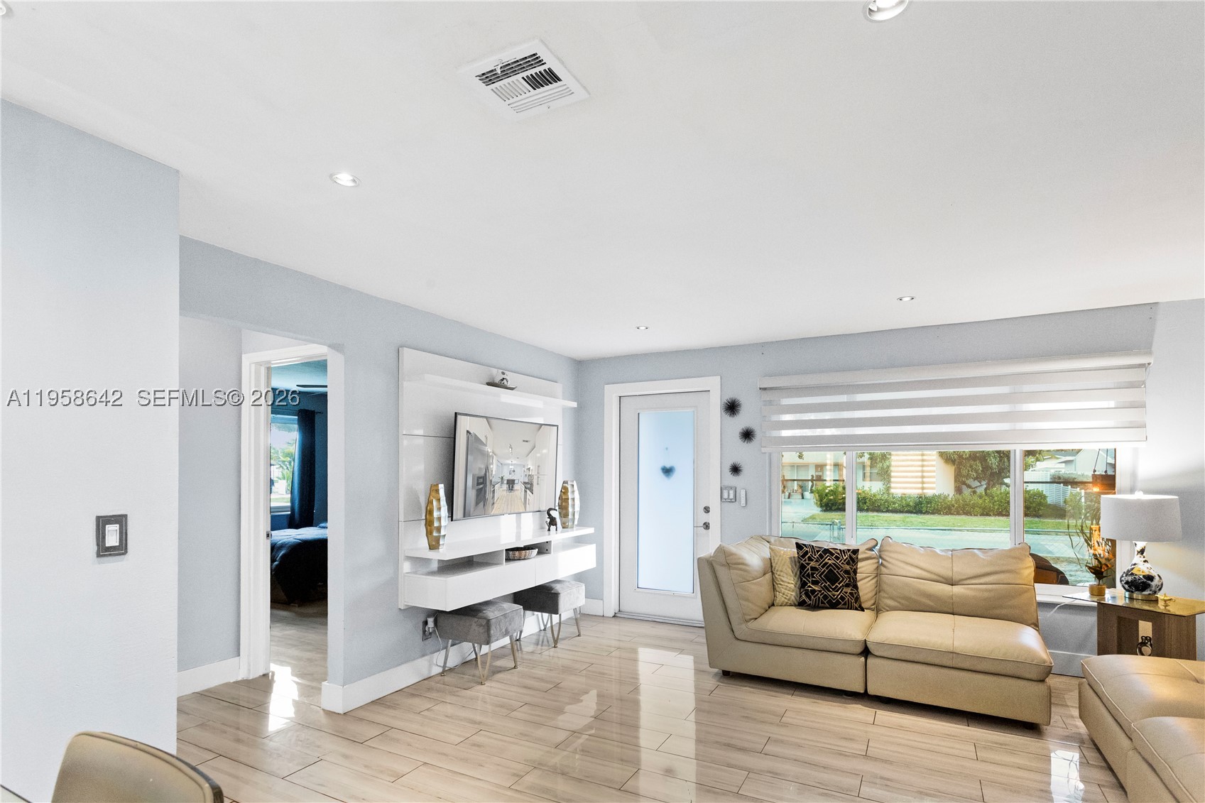 property viewer photo 8