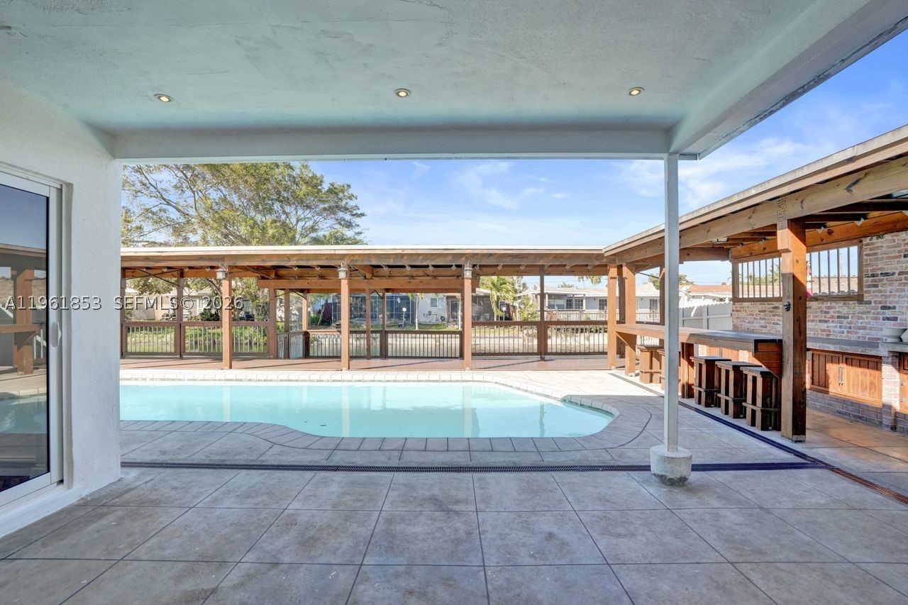 main property photo 41