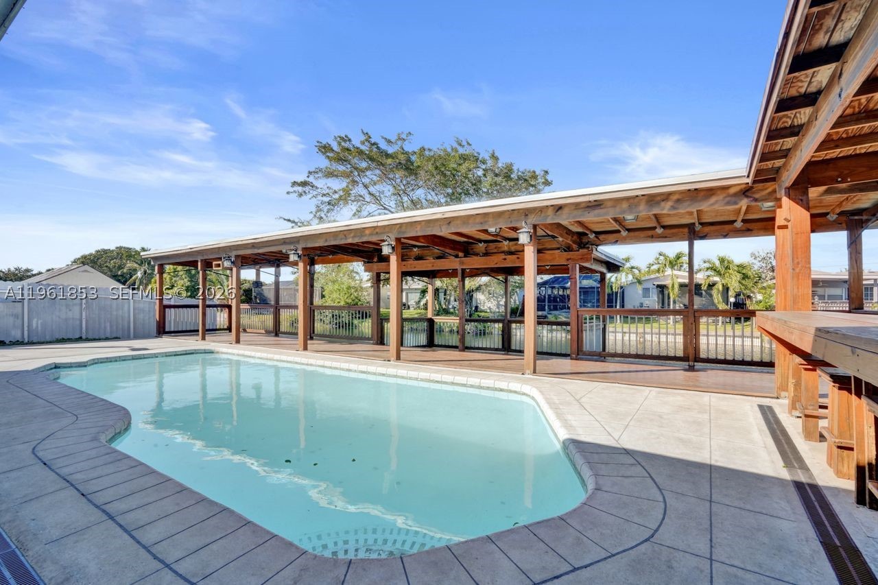 main property photo 51