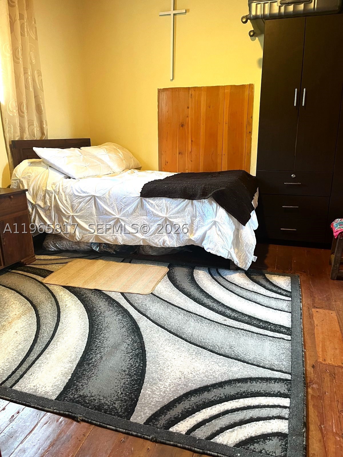 main property photo 12
