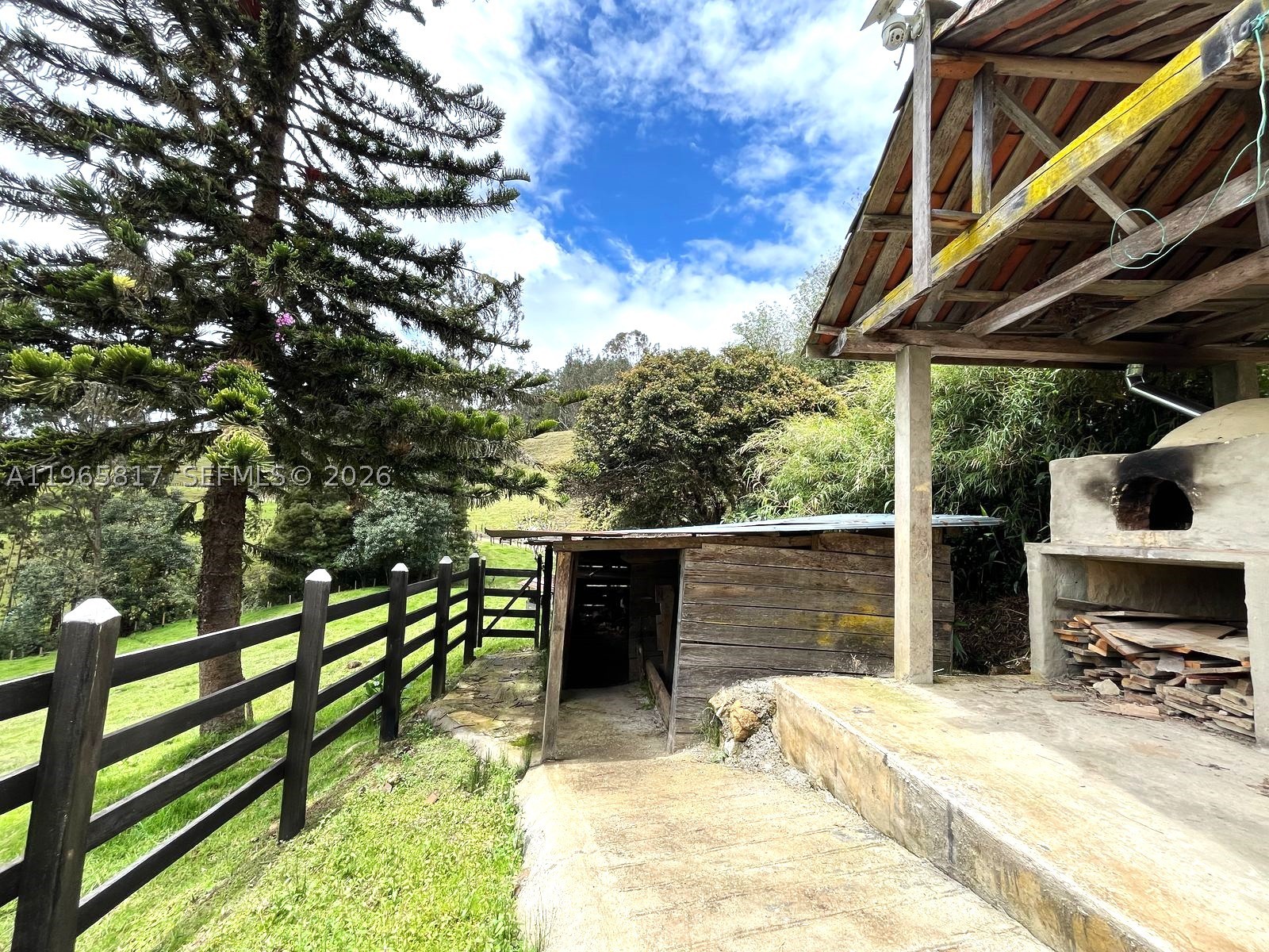 main property photo 32