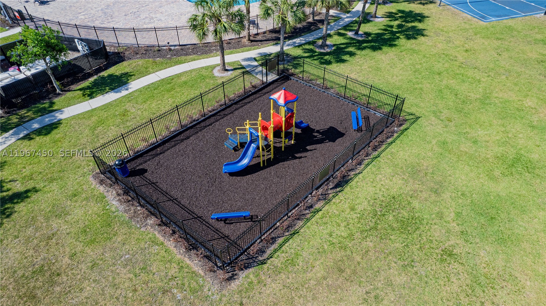 main property photo 31