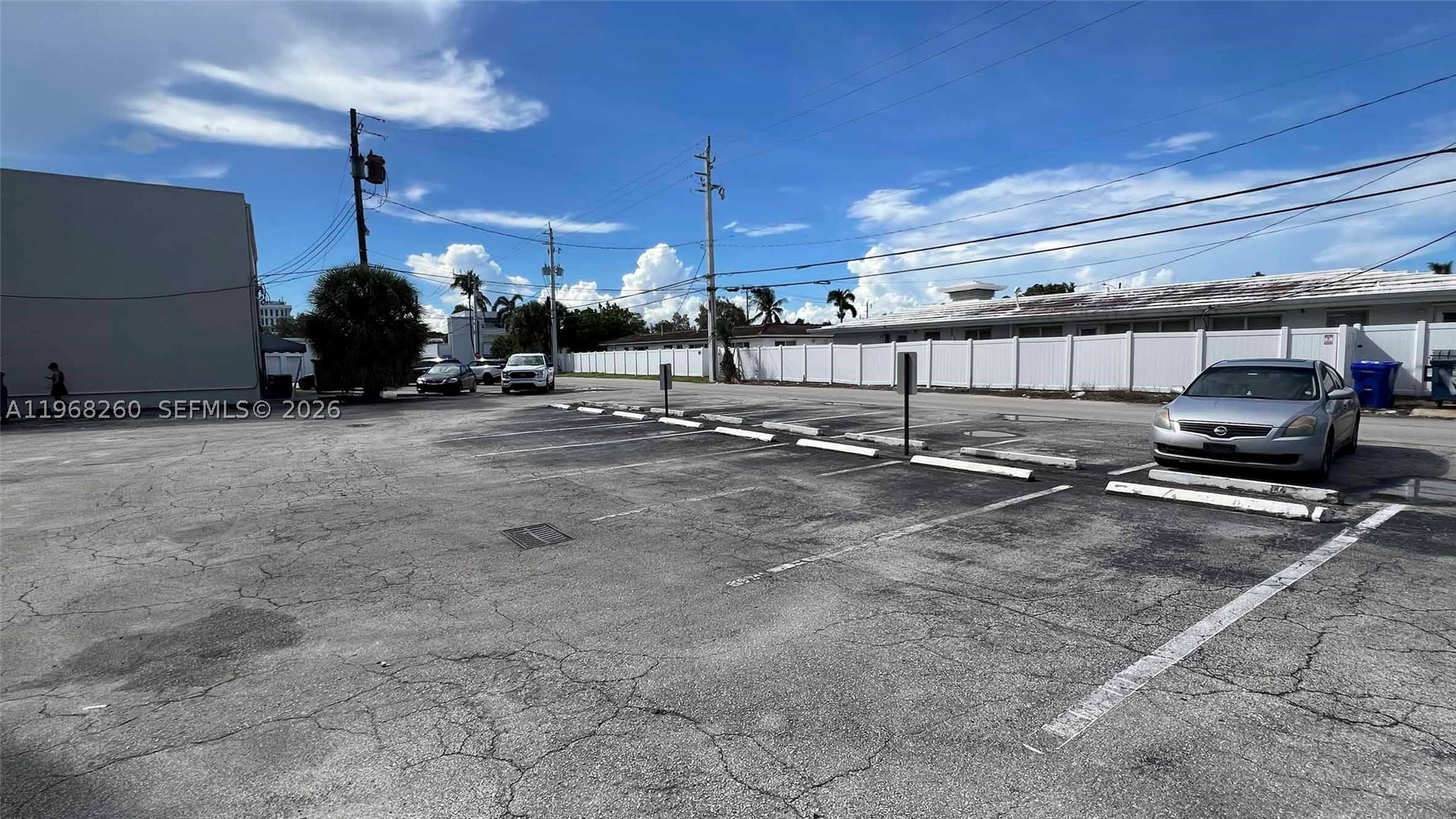 main property photo 28