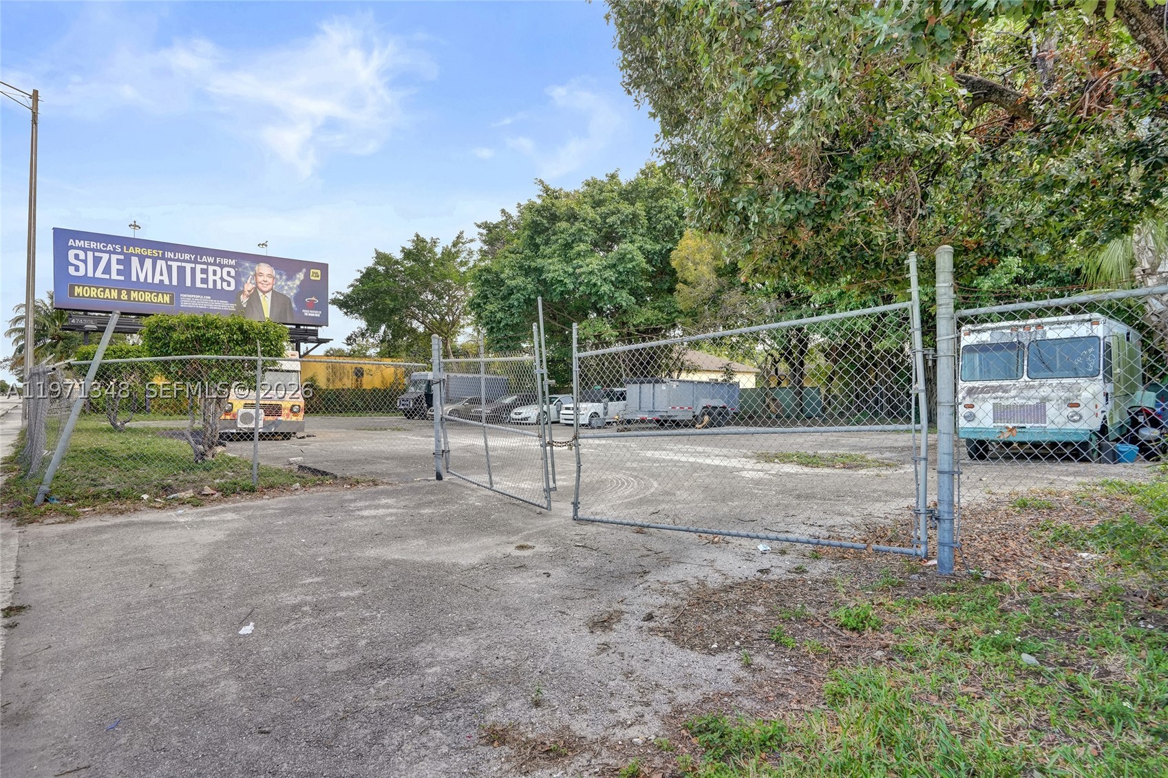 main property photo 40