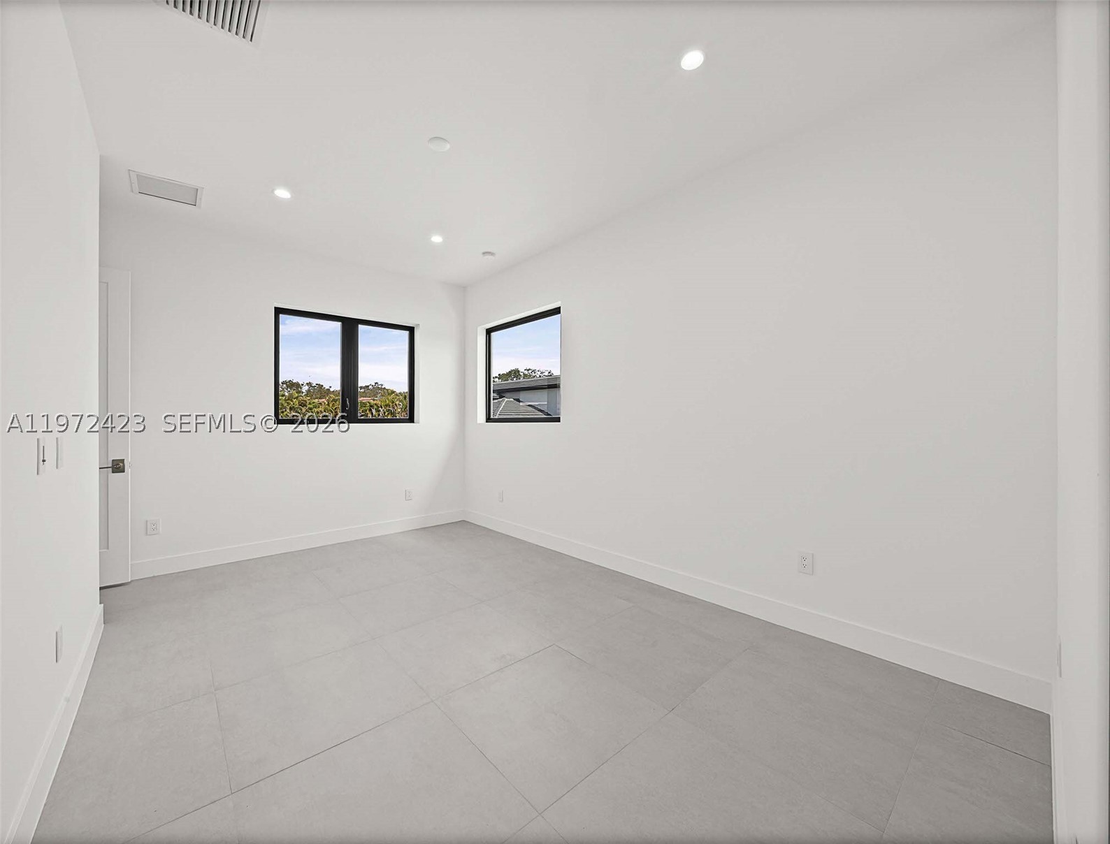 main property photo 78