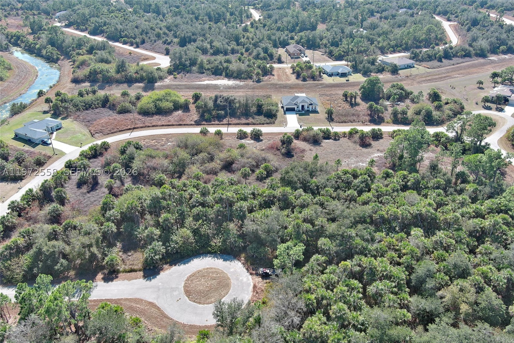 main property photo 28