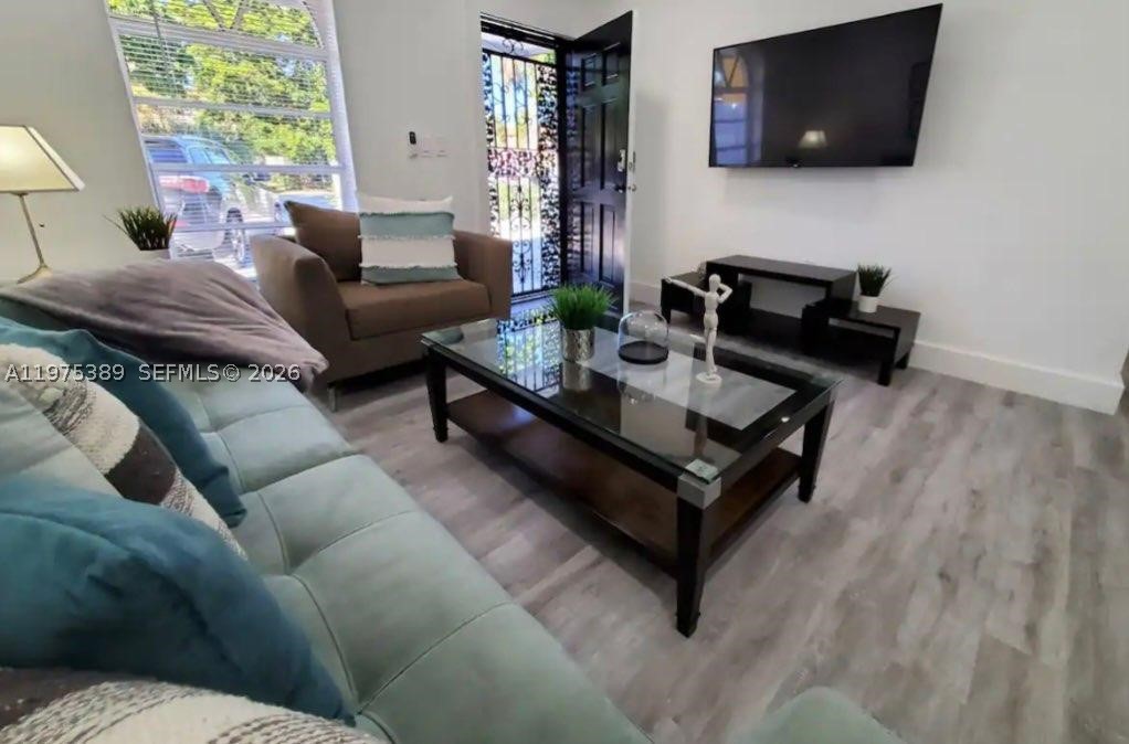 property viewer photo 1