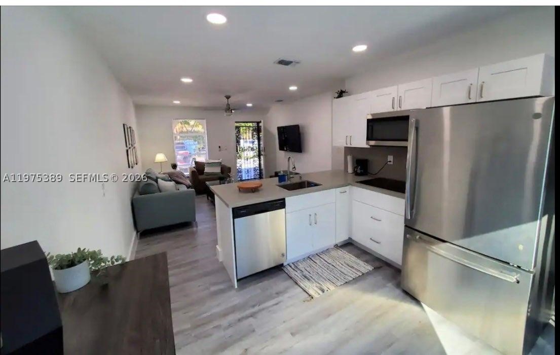 property viewer photo 3