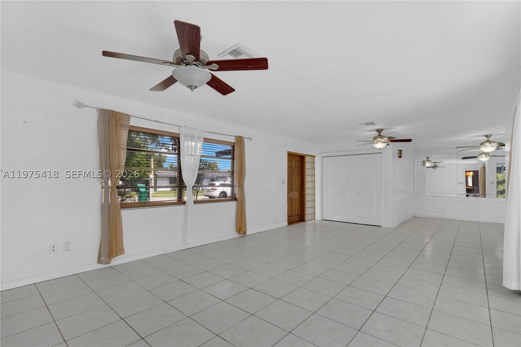 property viewer photo 17