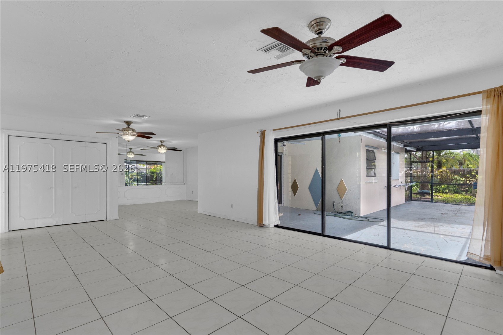 property viewer photo 18
