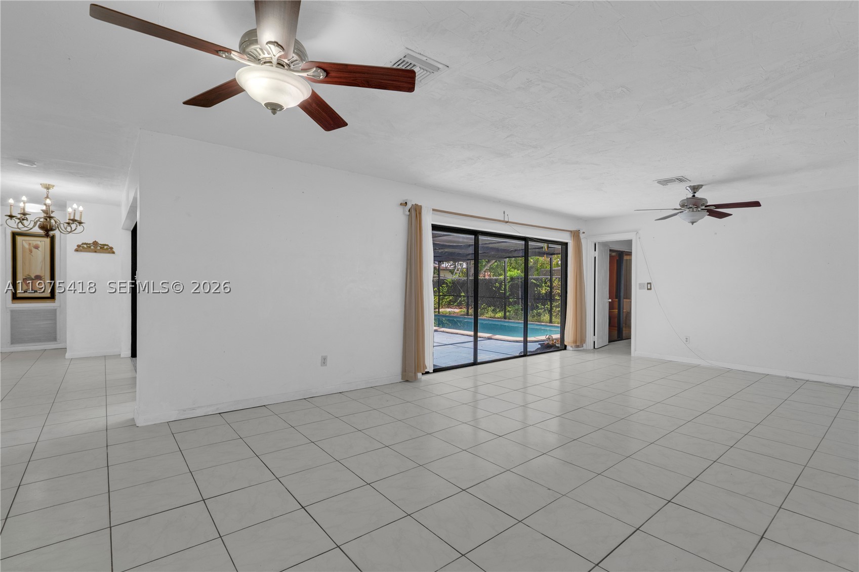 property viewer photo 20