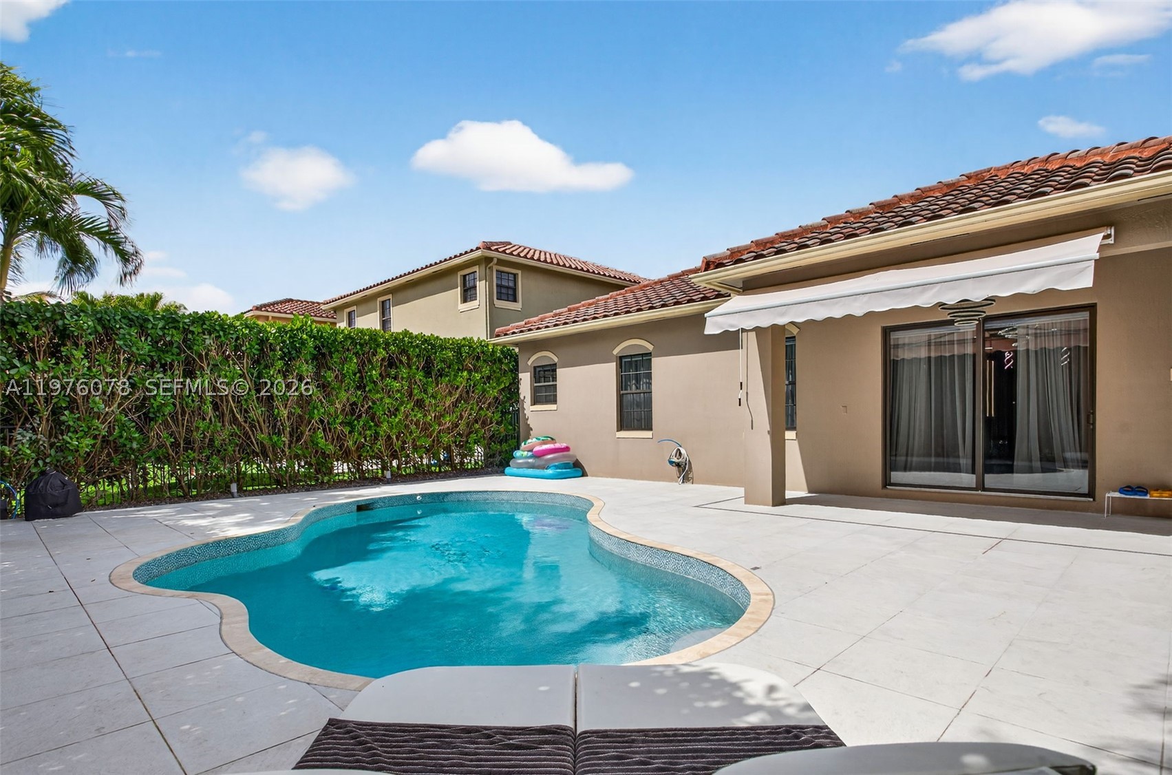 main property photo 40