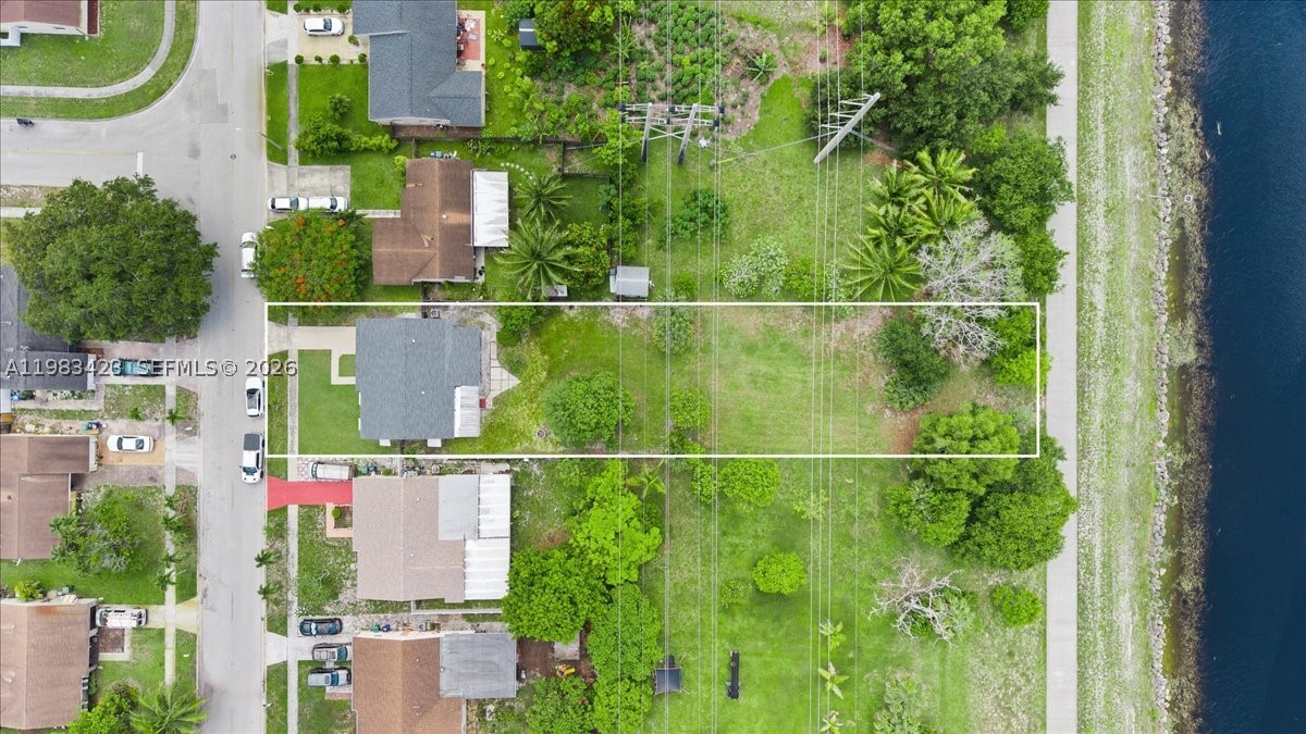 main property photo 34