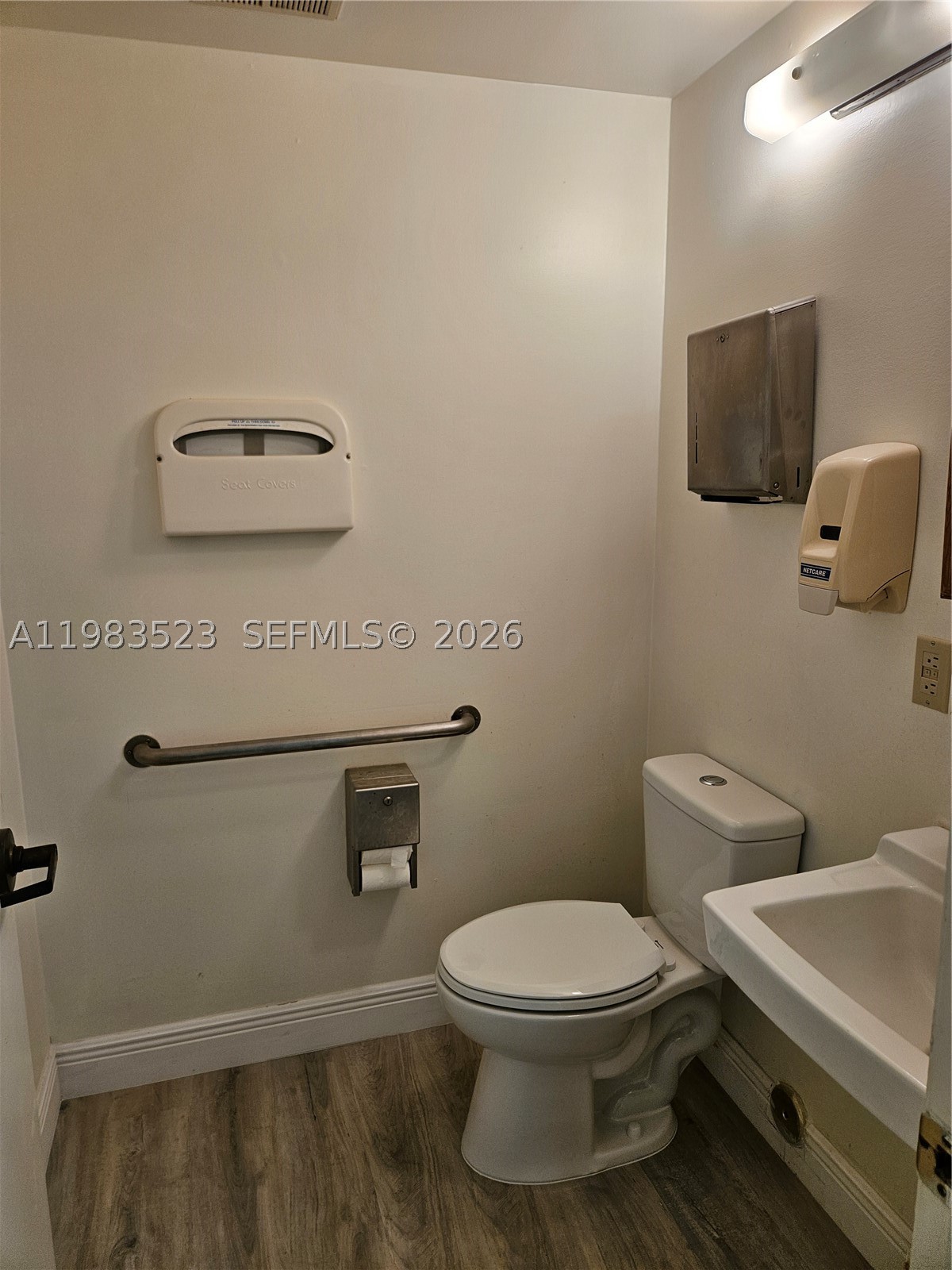 main property photo 5