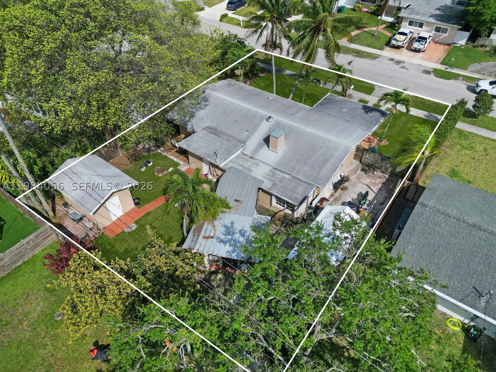 main property photo 28
