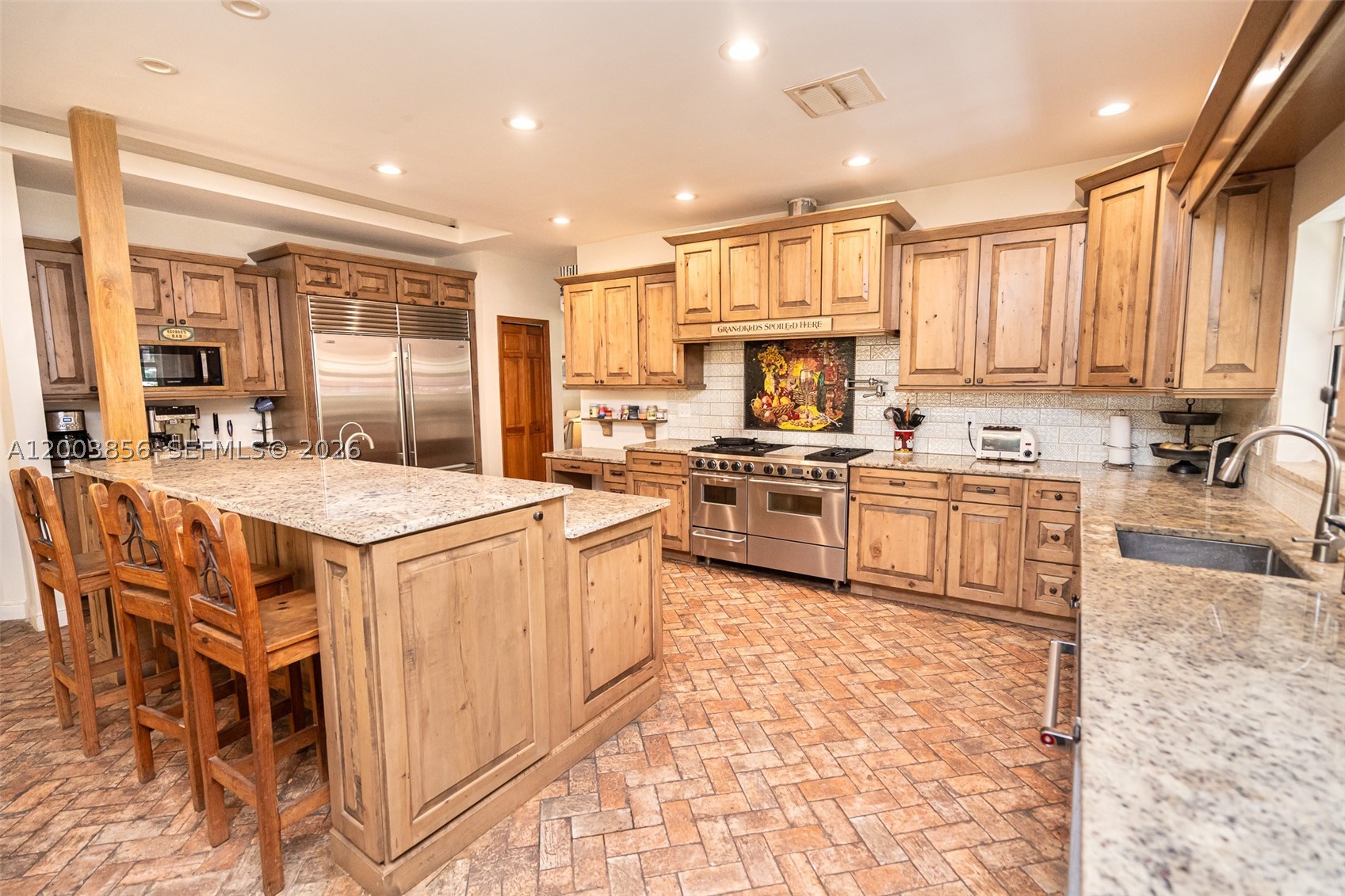 main property photo 14