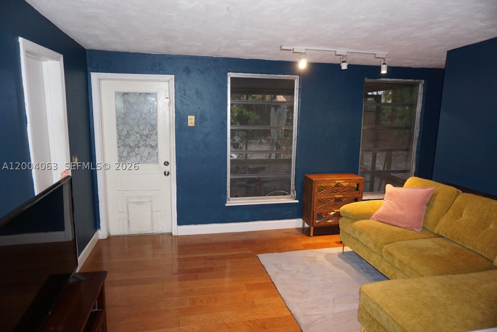 main property photo 41