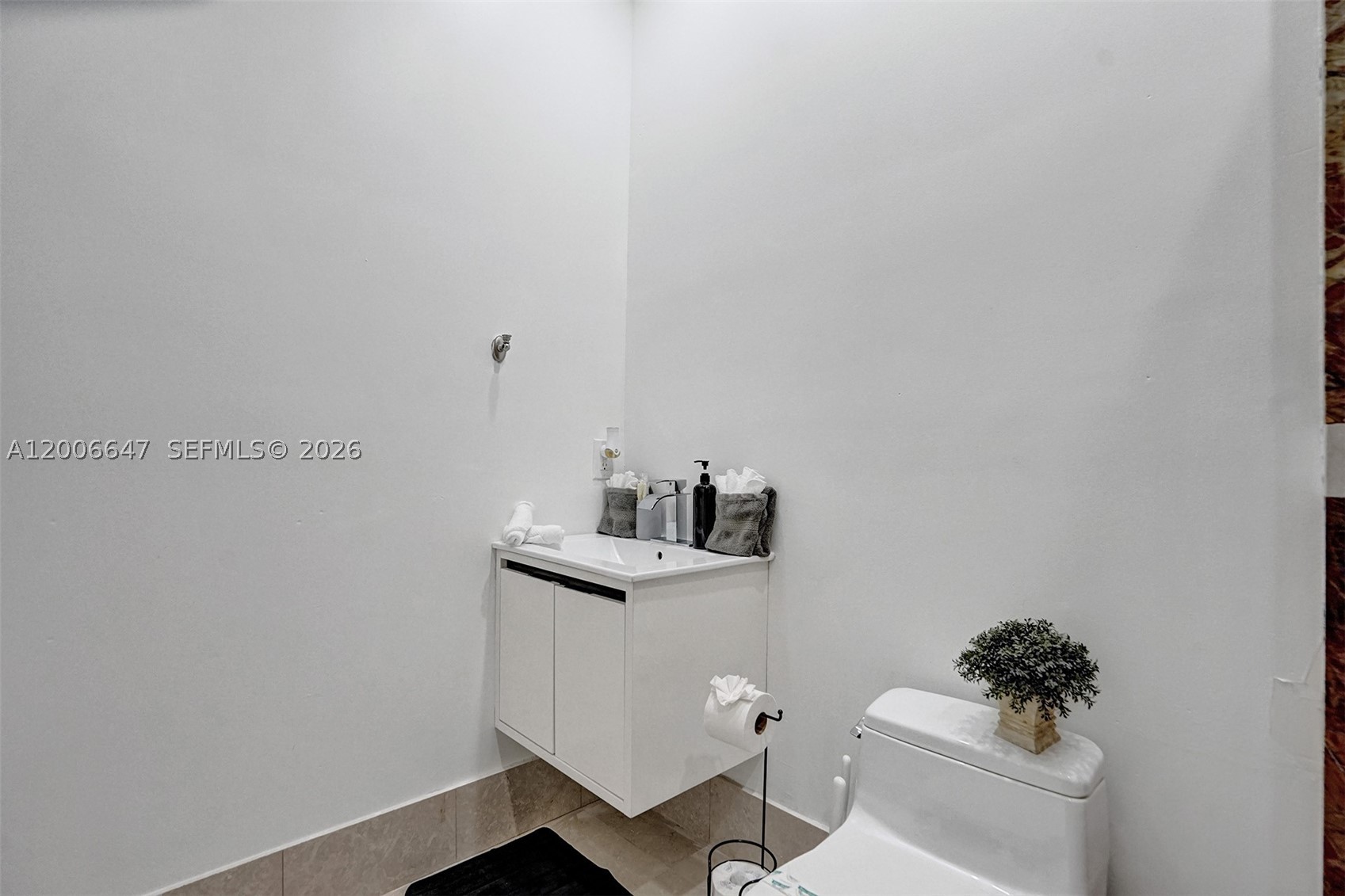 main property photo 76