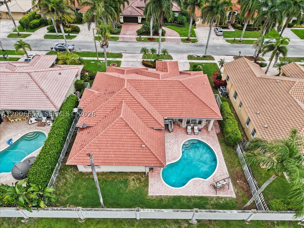 main property photo 24